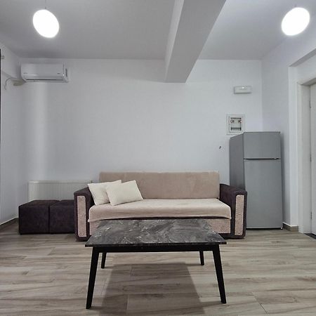 Flore Rooms Sarandë 外观 照片