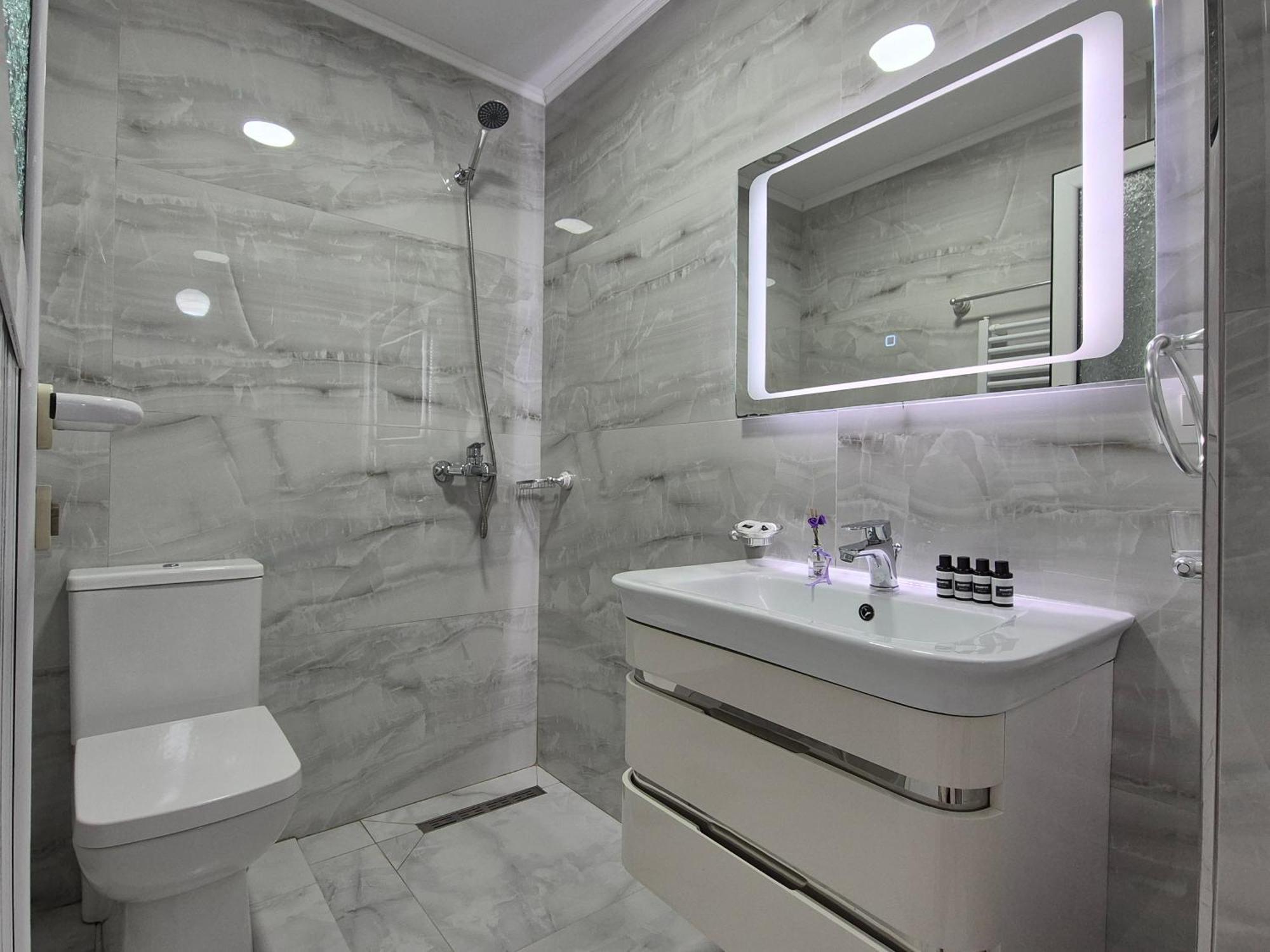 Flore Rooms Sarandë 外观 照片