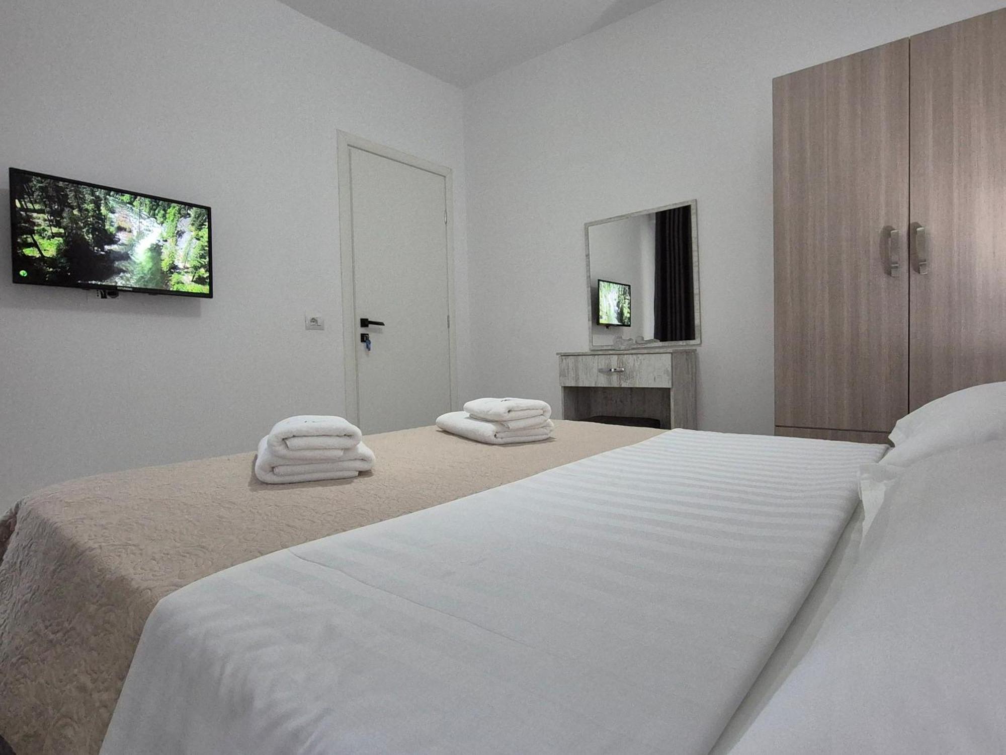 Flore Rooms Sarandë 外观 照片
