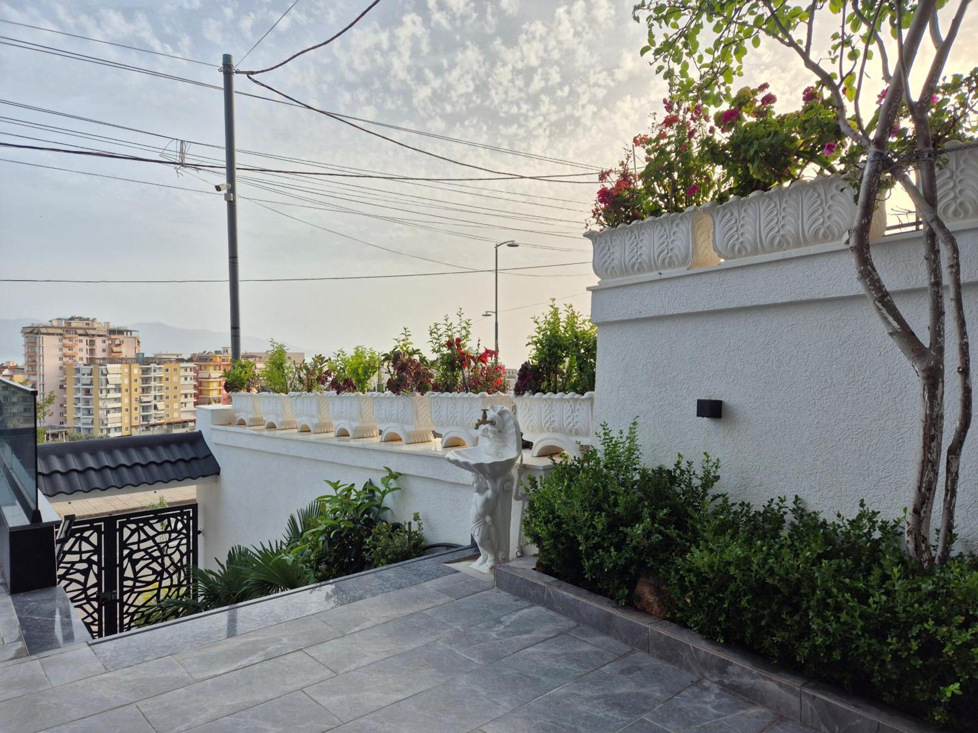 Flore Rooms Sarandë 外观 照片